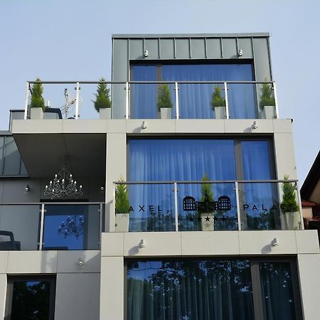 Alex Palace Dziwnow Luaran gambar